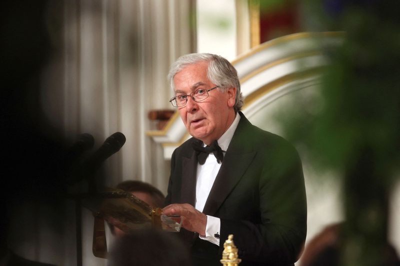 &copy; Reuters. FILE PHOTO: Governor of the Bank of England Mervyn King addresses the audience of the 'Lord Mayor's Dinner to the Bankers and Merchants of the City of London' at the Mansion House in London June 19, 2013. REUTERS/Oli Scarff/POOL