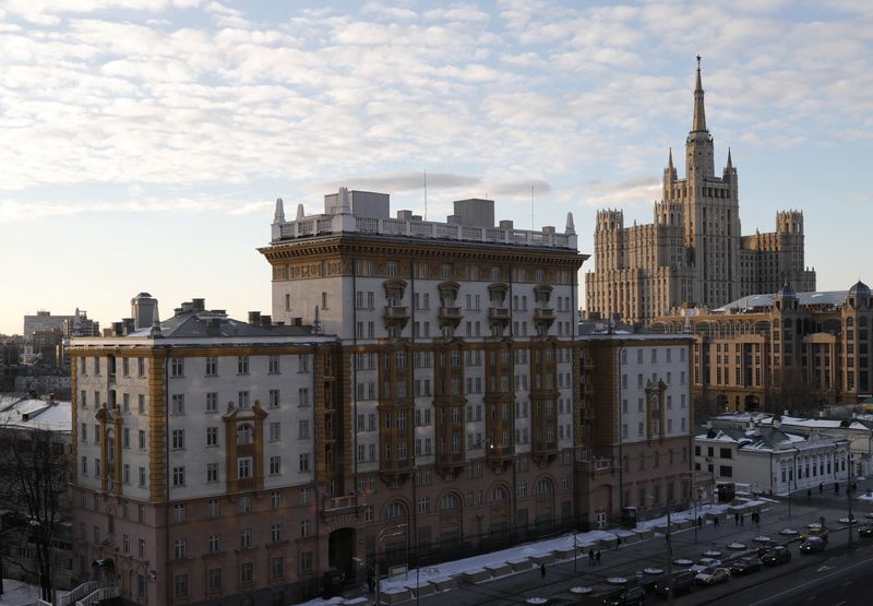 © Reuters. FILE PHOTO: A general view shows the U.S. embassy in Moscow, Russia March 27, 2018. REUTERS/Tatyana Makeyeva