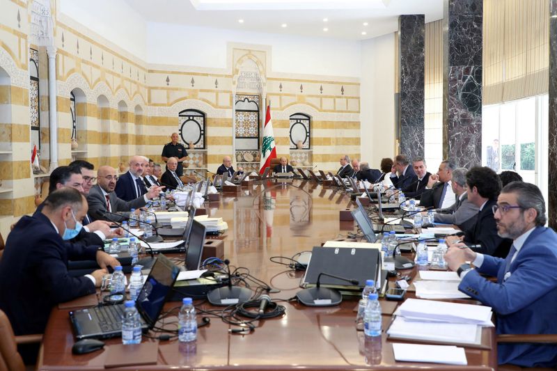 &copy; Reuters. Lebanese President Michel Aoun heads a final cabinet meeting before the government enters a caretaker status at the presidential palace in Baabda, Lebanon May 20, 2022. Dalati Nohra/Handout via REUTERS 