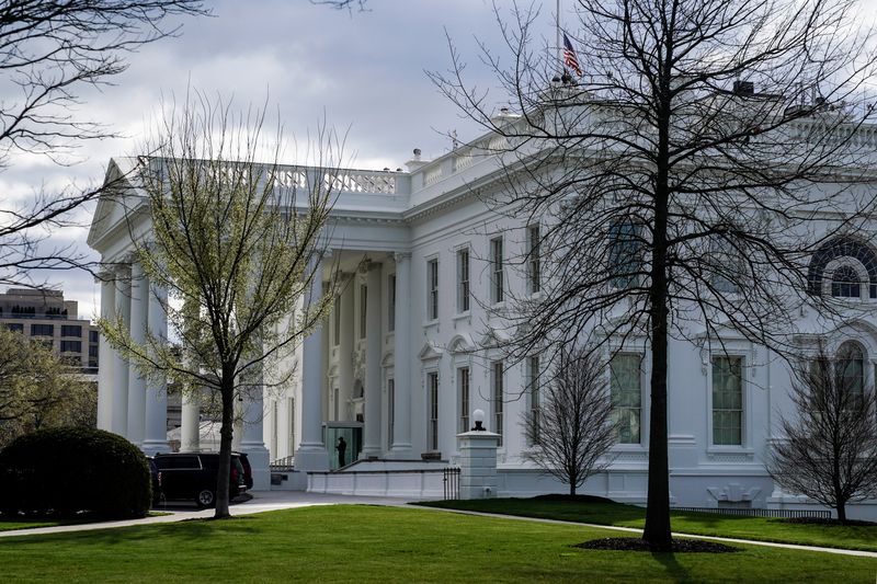 &copy; Reuters. IMAGEN DE ARCHIVO. Una vista de la Casa Blanca, en Washington, EEUU. Marzo 27, 2022. REUTERS/Joshua Roberts