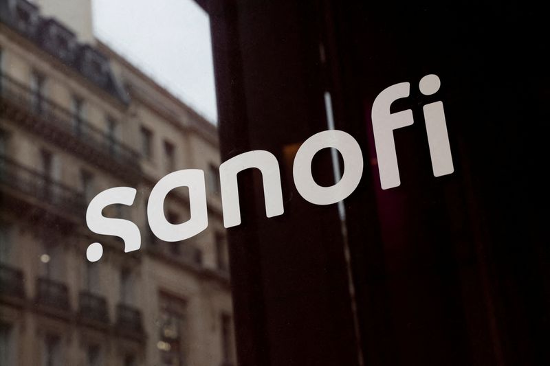 &copy; Reuters. FILE PHOTO: Sanofi logo at the company's headquarters during the annual results news conference in Paris, France, February 4, 2022. REUTERS/Benoit Tessier