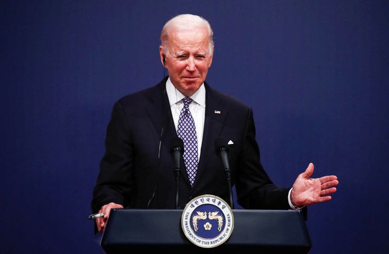 &copy; Reuters. Le président américain Joe Biden a promulgué samedi une loi visant à fournir une aide de près de 40 milliards de dollars des Etats-Unis à l'Ukraine face à l'invasion de la Russie. /Photo prise le 21 mai 2022/REUTERS/Jeon Heon-Kyun