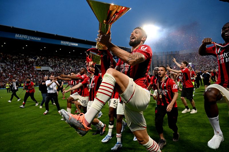 AC Milan gana su primer título de la Serie A en 11 años tras vencer al Sassuolo