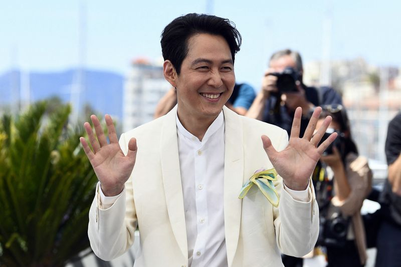 &copy; Reuters. النجم الكوري الجنوبي لي جونج جاي في صورة لفيلم (هانت) المقدَّم كجزء من فعاليات النسخة الخامسة والسبعين من مهرجان كان السينمائي بفرنسا يوم 19 