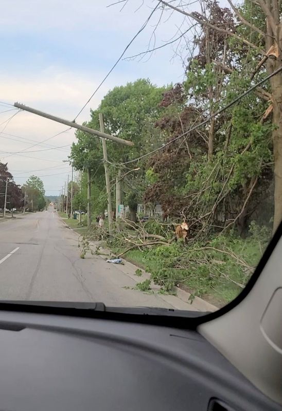 Storms kill at least 8 in Canada, leave half a million without power