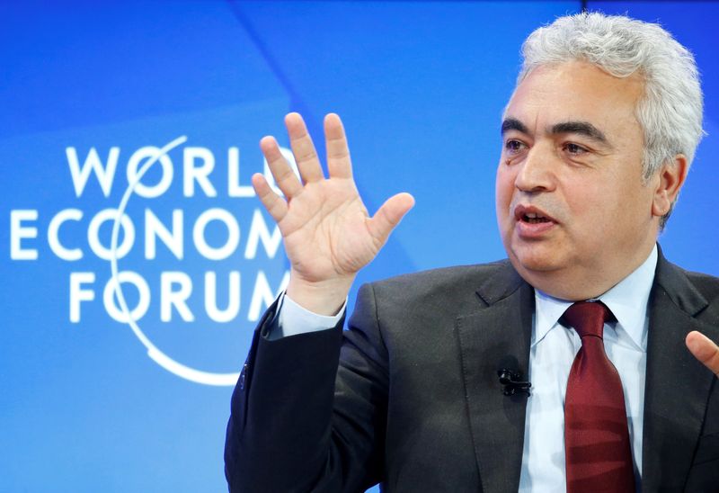 &copy; Reuters. FOTO DE ARCHIVO: Fatih Birol, director ejecutivo de la Agencia Internacional de la Energía, asiste a la reunión anual del Foro Económico Mundial (FEM) en Davos, Suiza, el 19 de enero de 2017.  REUTERS/Ruben Sprich