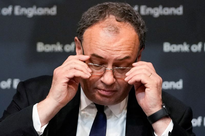 &copy; Reuters. FILE PHOTO: Governor of the Bank of England Andrew Bailey adjusts his glasses as he addresses the media on the Monetary Policy Report at the Bank of England in London, Britain May 5, 2022. Frank Augstein/Pool via REUTERS