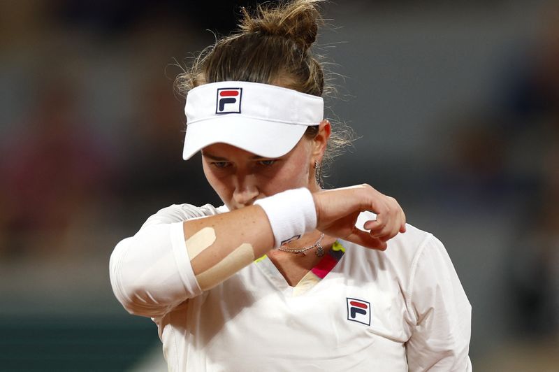 &copy; Reuters. Tennis - French Open - Roland Garros, Paris, France - May 23, 2022 Czech Republic's Barbora Krejcikova reacts during her first round match against France's Diane Parry REUTERS/Gonzalo Fuentes