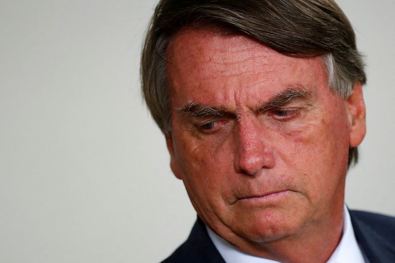 © Reuters. FILE PHOTO: Brazil's President Jair Bolsonaro looks on during a ceremony at the Planalto Palace in Brasilia, Brazil May 18, 2022. REUTERS/Adriano Machado