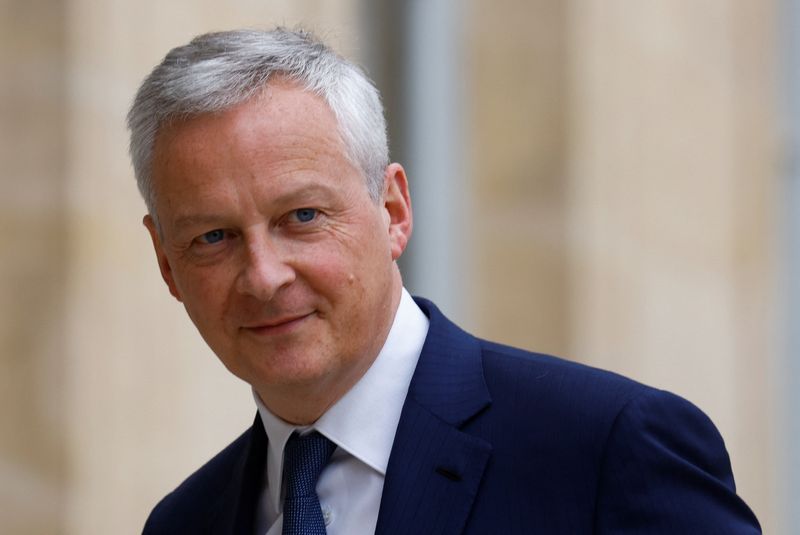 &copy; Reuters. FILE PHOTO: Finance Minister Bruno Le Maire arrives before a meeting with France's President Emmanuel Macron and India's Prime Minister Narendra Modi at the Elysee Palace in Paris, France May 4, 2022. REUTERS/Gonzalo Fuentes