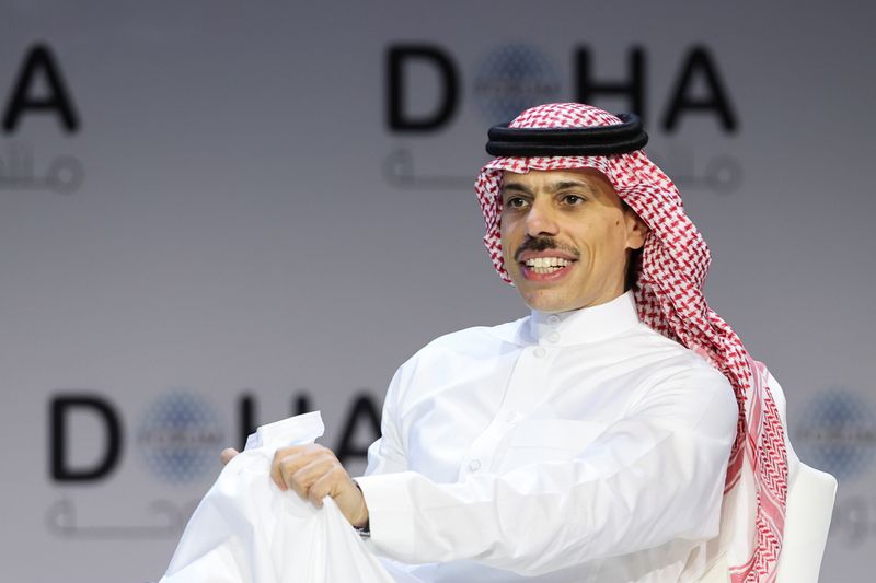 &copy; Reuters. Foto de archivo del ministro de Relaciones Exteriores de Arabia Saudita, príncipe Faisal bin Farhan Al-Saud 
Mar 26, 2022. REUTERS/Ibraheem Al Omari