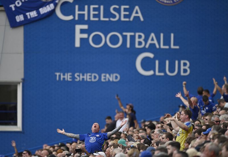 Soccer-UK govt issues licence for Chelsea sale to Boehly-led consortium