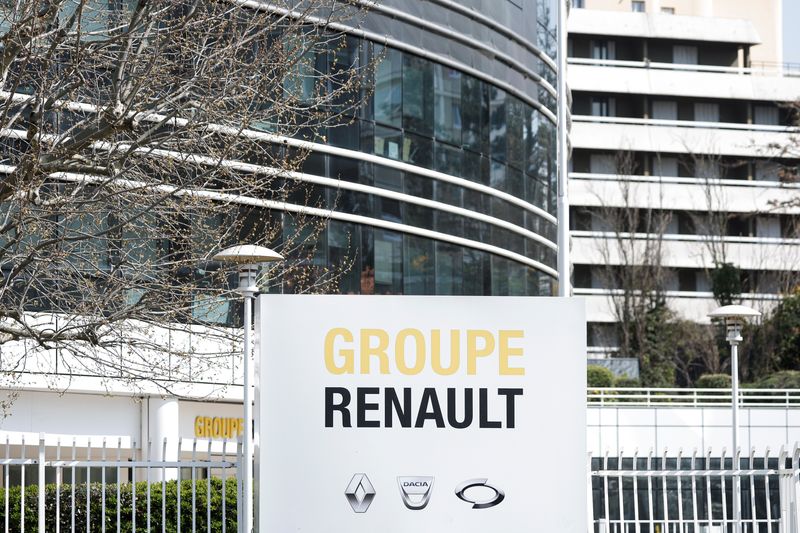 &copy; Reuters. Renault a reçu plusieurs demandes de partenariats pour la future entité de moteurs thermiques qu'il entend créer au côté d'une entité dédiée à l'électrique et aux logiciels, et dont il pourrait ne conserver que 40%, ont dit à Reuters plusieurs 