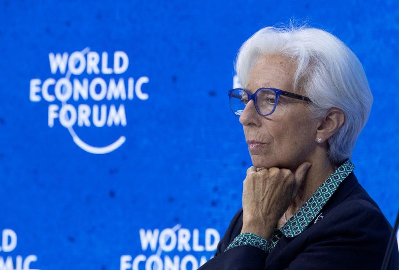 © Reuters. FILE PHOTO: President of the European Central Bank Christine Lagarde takes part at the panel discussion at the World Economic Forum 2022 (WEF) in the Alpine resort of Davos, Switzerland May 25, 2022. REUTERS/Arnd Wiegmann/File Photo