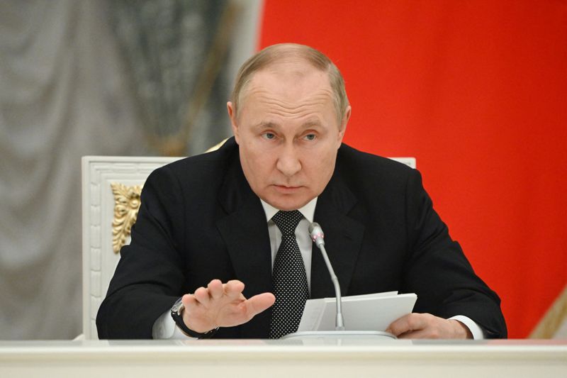 &copy; Reuters. Vladimir Poutine a reconnu jeudi que les sanctions occidentales perturbaient les chaînes d'approvisionnement de l'économie russe mais il a affirmé qu'elles ne parviendraient pas à isoler la Russie sur le plan technologique. /Photo prise le 25 mai 2022