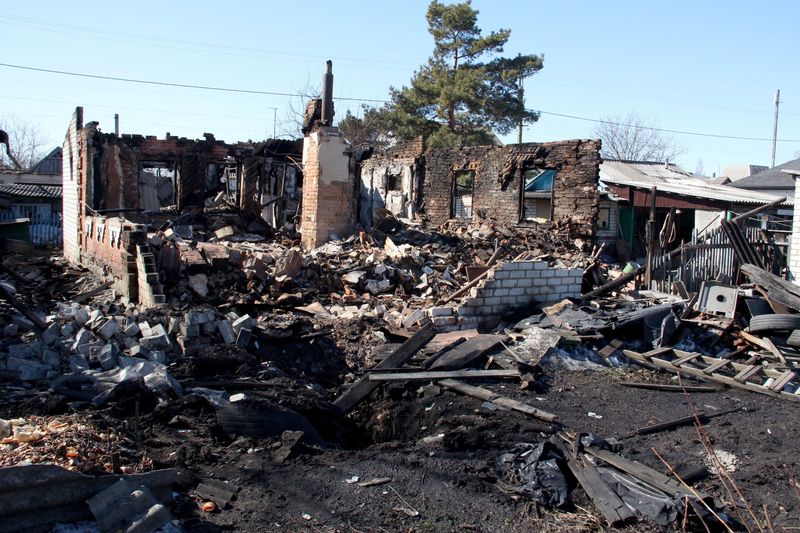 &copy; Reuters. Edifício residencial destruído em Derhachi, na Ucrânia, em meio à invasão do país pela Rússia
21/03/2022 REUTERS/Oleksandr Lapshyn