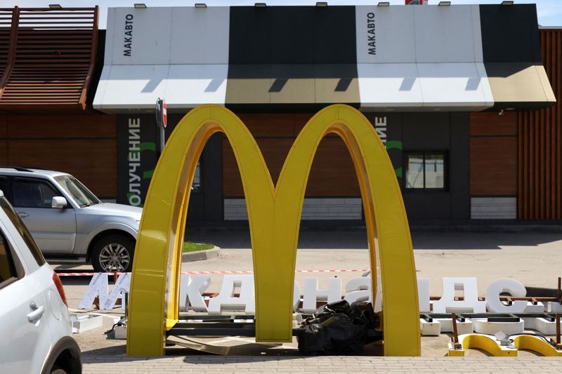 &copy; Reuters. FILE PHOTO: A view shows the dismantled McDonald's Golden Arches after the logo signage was removed from a drive-through restaurant of McDonald's in Khimki outside Moscow, Russia May 23, 2022. REUTERS/Lev Sergeev