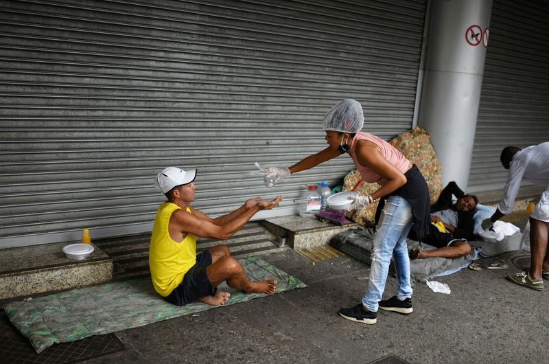 &copy; Reuters. ブラジルのジェトゥリオ・バルガス財団が２６日発表した「ギャラップ世界調査」の分析によると、同国の飢餓リスクが過去最高となり、２００６年の統計開始以来初めて世界平均を上回っ