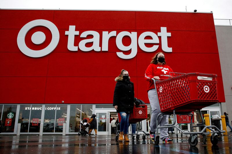 &copy; Reuters. FILE PHOTO: Shoppers exit a Target store during Black Friday sales in Brooklyn, New York, U.S., November 26, 2021.  REUTERS/Brendan McDermid