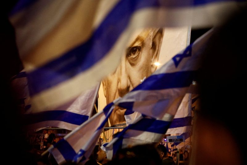 Israelíes protestan contra la reforma judicial prevista antes del aniversario de la independencia