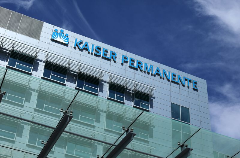 &copy; Reuters. The newly constructed Kaiser Permanente San Diego Medical Center hospital is shown in San Diego, California, U.S. April 17, 2017.  REUTERS/Mike Blake/File Photo