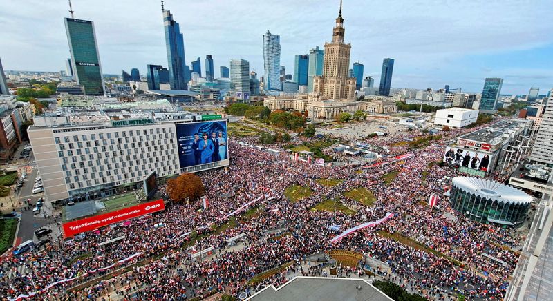 Polish opposition holds massive Warsaw rally ahead of tight election