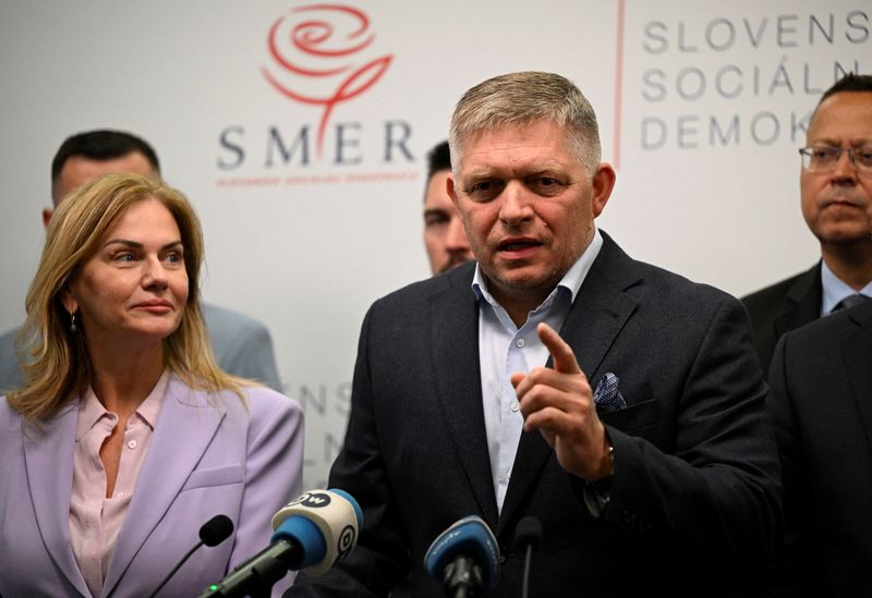 &copy; Reuters. SMER-SSD party leader Robert Fico speaks during a press conference after the country's early parliamentary elections, in Bratislava, Slovakia, October 1, 2023. REUTERS/Radovan Stoklasa