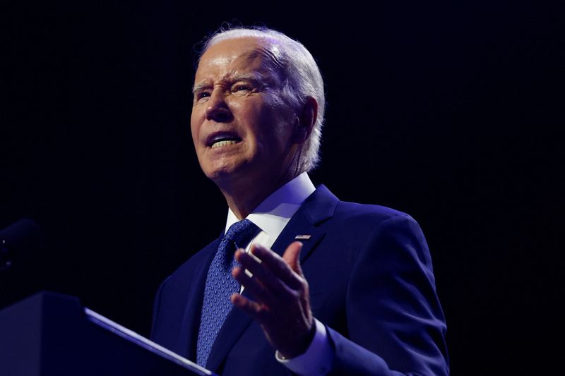 &copy; Reuters. U.S. President Joe Biden delivers remarks on democracy during an event honoring the legacy of late U.S. Senator John McCain at the Tempe Center for The Arts in Tempe, Arizona, U.S., September 28, 2023. REUTERS/Evelyn Hockstein/File Photo