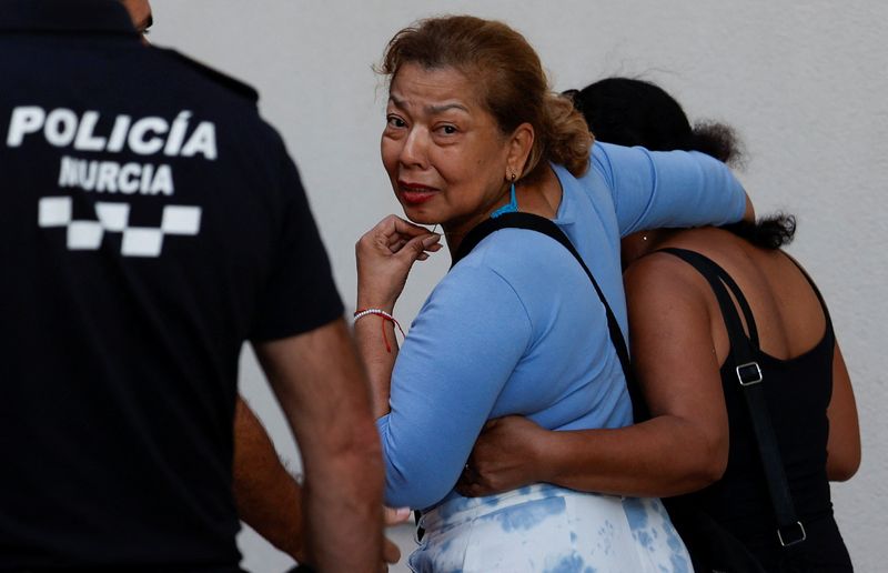 © Reuters. Ines, whose son died when the nightclub in which he celebrated his birthday caught fire, reacts in Murcia, Spain, October 1, 2023. REUTERS/Eva Manez