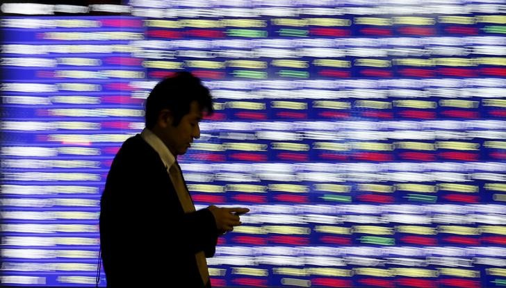 寄り付きの日経平均は反発、米政府機関の閉鎖回避で安心感広がる