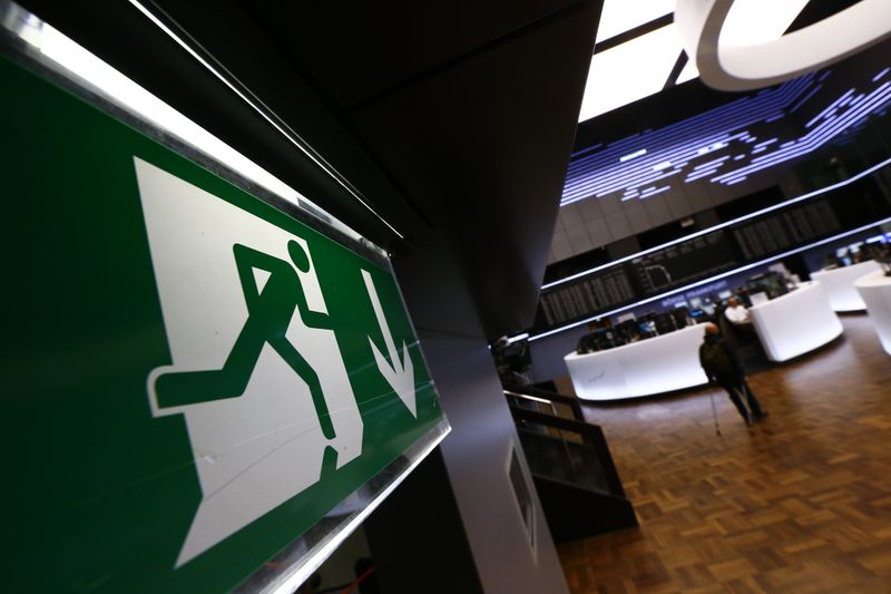&copy; Reuters. An exit sign is pictured at the Frankfurt stock exchange, January 15, 2015. REUTERS/Kai Pfaffenbach/File photo