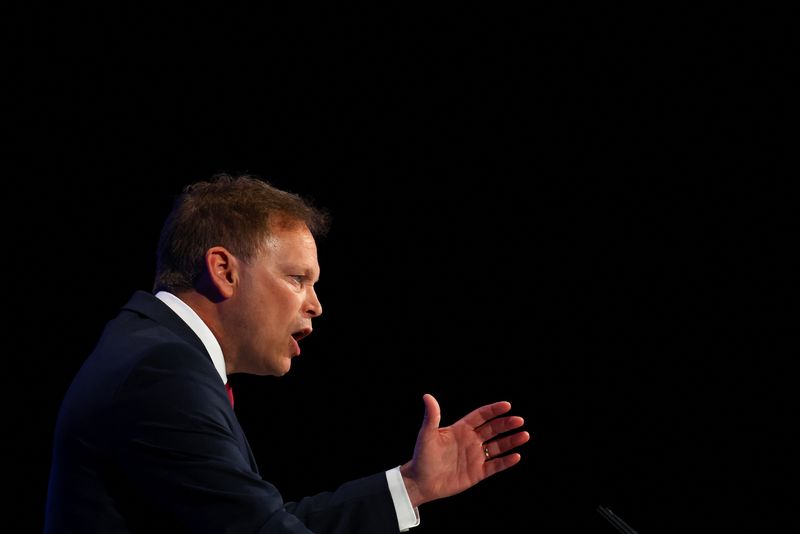 &copy; Reuters. British Defence Secretary Grant Shapps speaks on stage at Britain's Conservative Party's annual conference in Manchester, Britain, October 1, 2023. REUTERS/Hannah McKay