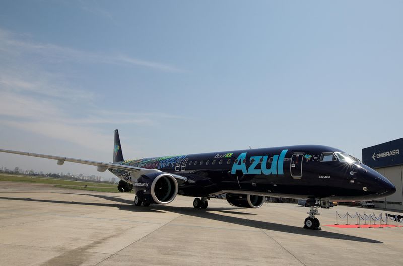 &copy; Reuters. FILE PHOTO: A plane of Brazilian airline Azul SA logo is seen at Sao Jose dos Campos, Brazil September 12, 2019. REUTERS/Roosevelt Cassio/File Photo