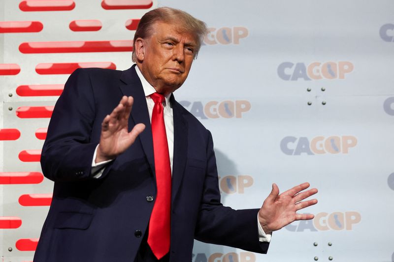 &copy; Reuters. FILE PHOTO: Former U.S. President and Republican presidential candidate Donald Trump appears at the fall convention of the California Republican Party in Anaheim, California, U.S., September 29, 2023.  REUTERS/Mike Blake/File Photo