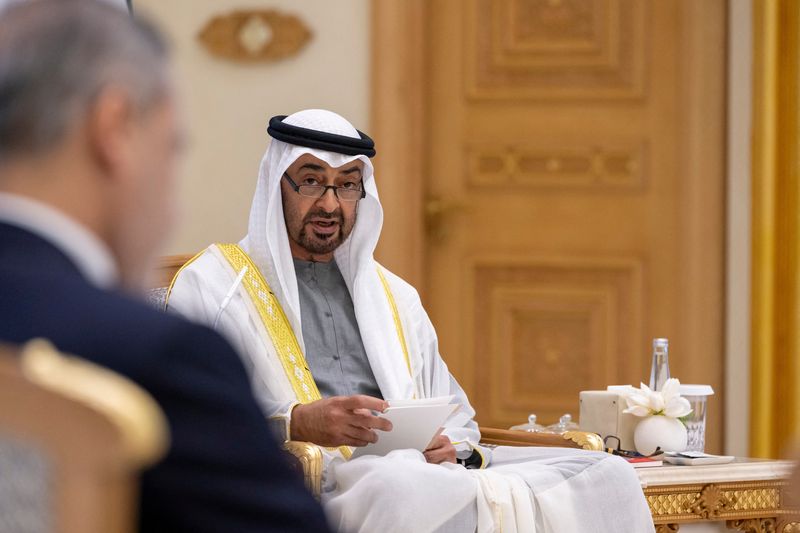 © Reuters. الشيخ محمد بن زايد آل نهيان رئيس الإمارات في أبو ظبي يوم 19 يوليو تموز 2023. صورة لرويترز من البلاط الملكي الإماراتي.