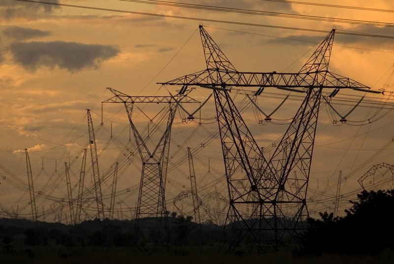 © Reuters. Torres de transmissão de energia elétrica no Pará
30/03/2010
REUTERS/Paulo Santos