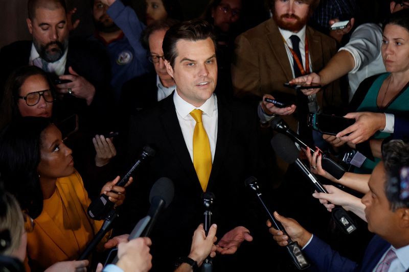 © Reuters. U.S. Representative Matt Gaetz (R-FL) speaks with reporters after filing a motion to vacate —an attempt to oust House Speaker Kevin McCarthy (R-CA)— as he departs the U.S. Capitol in Washington, U.S. October 2, 2023.  REUTERS/Jonathan Ernst