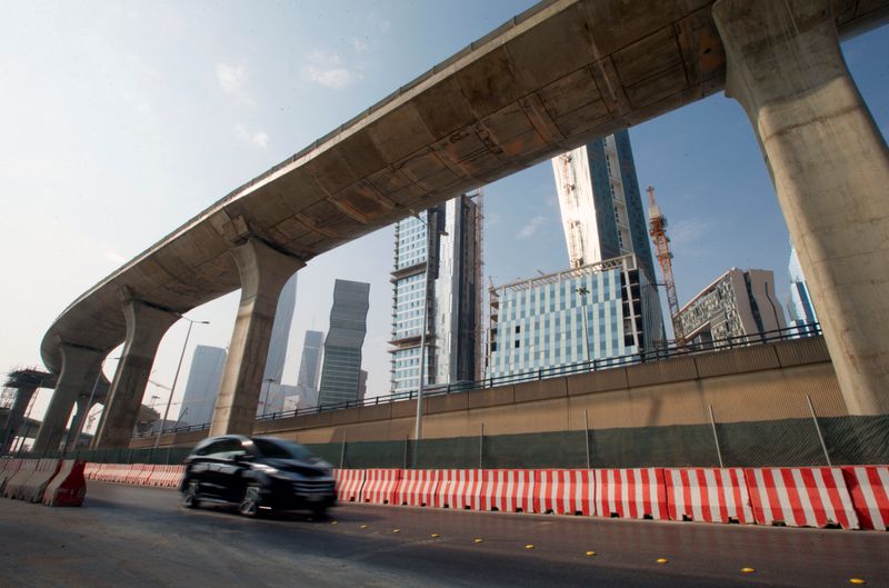 &copy; Reuters. リヤド銀行が３日発表した９月のサウジアラビア非石油部門の購買担当者景気指数（ＰＭＩ、季節調整済み）は５７．２で、１１カ月ぶり低水準だった８月の５６．６から上昇した。写真は