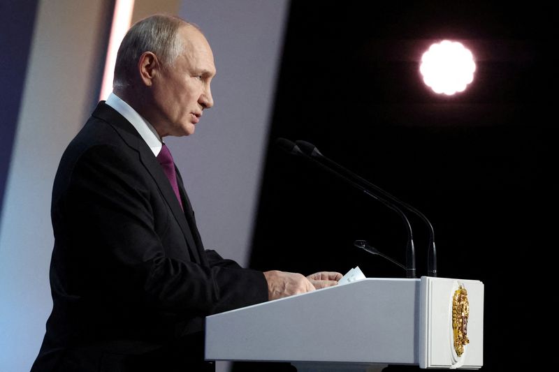 © Reuters. Le président russe Vladimir Poutine prononce un discours au Palais d'État du Kremlin à Moscou. /Photo prise le 28 septembre 2023/REUTERS/Sputnik/Vyacheslav Prokofyev