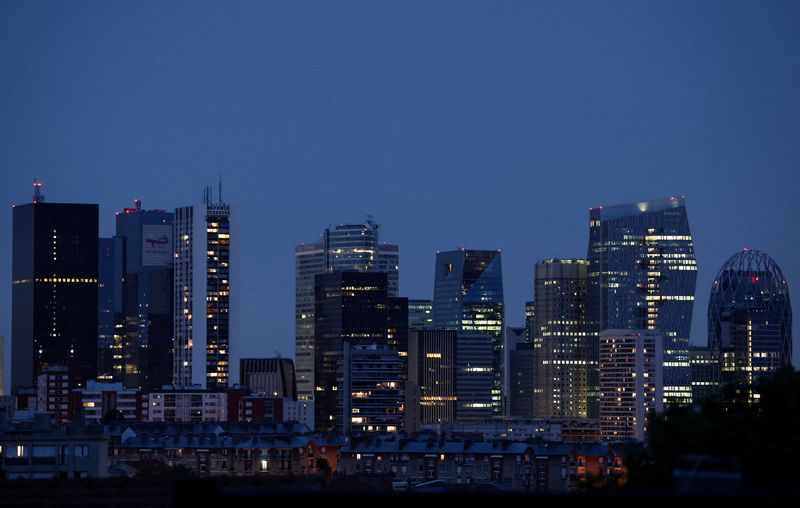 © Reuters. FILE PHOTO: A view shows skyscraper office properties at La Defense business and financial district near Paris, France, June 26, 2023. REUTERS/Stephanie Lecocq/File Photo