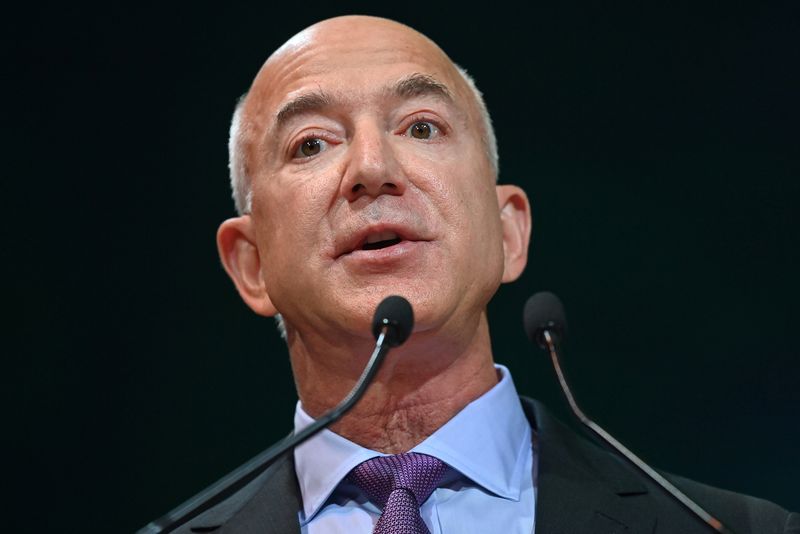 &copy; Reuters. Foto de archivo del CEO de Amazon, Jeff Bezos, en la COP26 de Glasgow
Nov 2, 2021. Paul Ellis/Pool via REUTERS/
