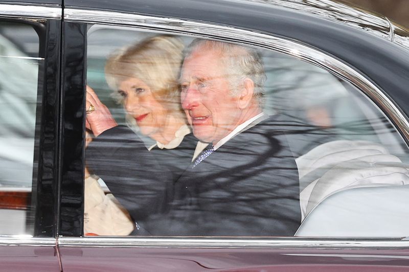 &copy; Reuters. Foto de archivo del rey carlos y la reina Camila en Londres 
Feb 6, 2024.REUTERS/Toby Melville
