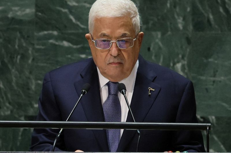 © Reuters. رئيس السلطة الفلسطينية محمود عباس في مقر الأمم المتحدة بنيويورك يوم 21 سبتمبر أيلول 2023. تصوير: برندان مكدرميد - رويترز.
