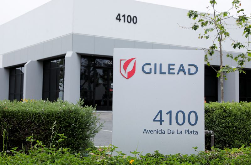 &copy; Reuters. FILE PHOTO: Gilead Sciences  is seen in Oceanside, California, U.S., April 29, 2020. REUTERS/Mike Blake/File Photo