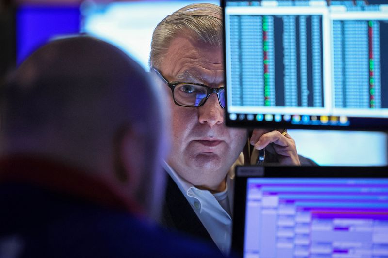&copy; Reuters. Des traders à la Bourse de New York (NYSE). /Photo prise le 31 janvier 2024./REUTERS/Brendan McDermid