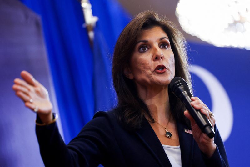 © Reuters. Republican presidential candidate and former U.S. Ambassador to the United Nations Nikki Haley speaks at a campaign stop in Laurens, South Carolina, U.S., February 12, 2024. REUTERS/Julia Nikhinson