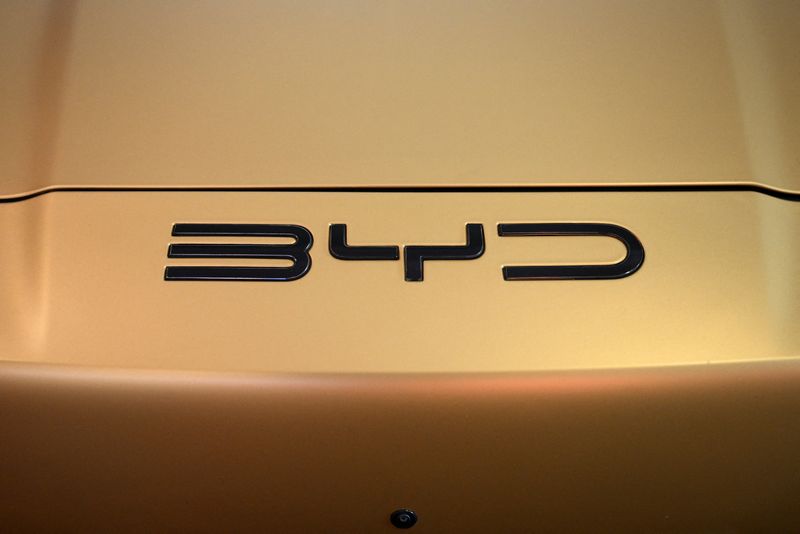 &copy; Reuters. The logo of the BYD Auto company is seen on a BYD SEAL electric vehicle during a BYD store opening at the car dealership Sternauto in Berlin, Germany January 31, 2024.  REUTERS/Annegret Hilse