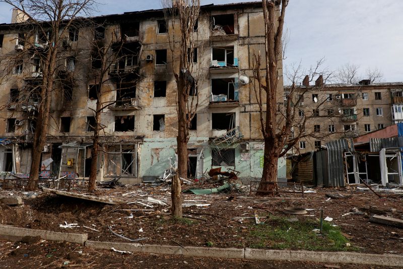 &copy; Reuters. Des bâtiments résidentiels endommagés par les frappes militaires russes, dans la région de Donetsk. /Photo prise le 8 novembre 2023/REUTERS/Radio Free Europe/Radio Liberty/Serhii Nuzhnenko