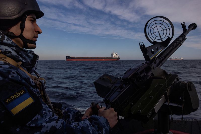 &copy; Reuters. Des garde-côtes ukrainiens patrouillent en mer Noire. /Photo prise le 7 février 2024/REUTERS/Thomas Peter