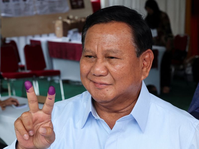 &copy; Reuters. المرشح الرئاسي برابوو سوبيانتو عقب الإدلاء بصوته في الانتخابات الرئاسية الإندونيسية في بورجور يوم الأربعاء. تصوير:  كيم كيونج هوون - رويترز.